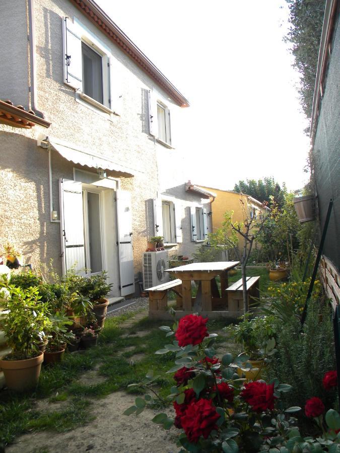 Bed and Breakfast Chez Patrick Roujan Esterno foto
