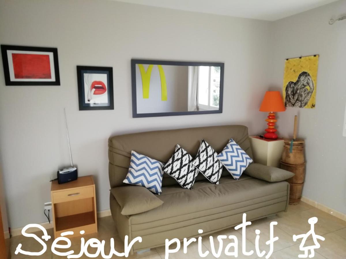 Bed and Breakfast Chez Patrick Roujan Esterno foto